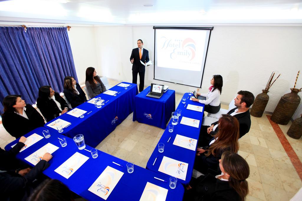Hotel Emily Pachuca Luaran gambar