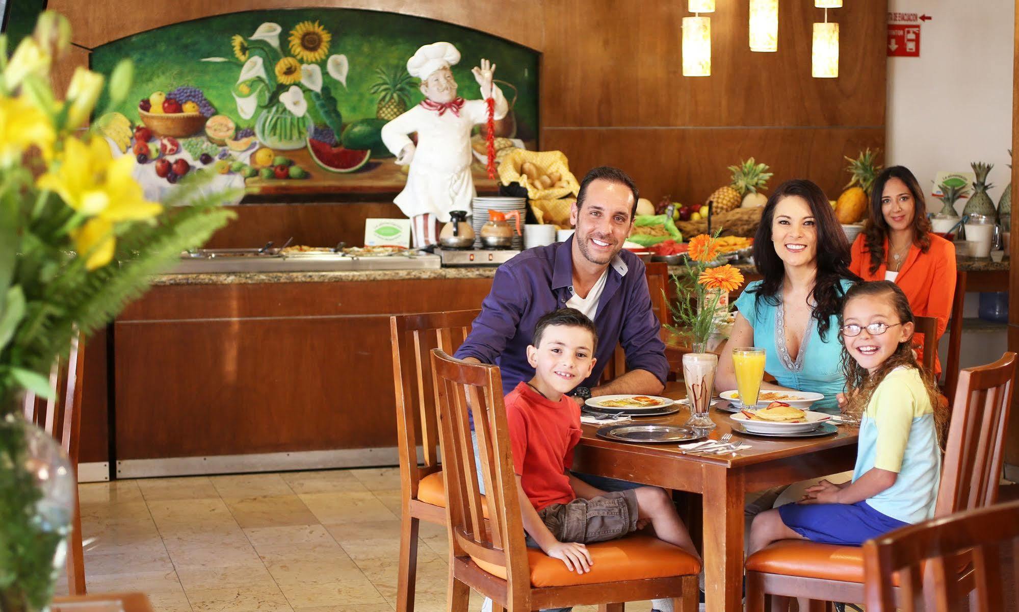 Hotel Emily Pachuca Luaran gambar